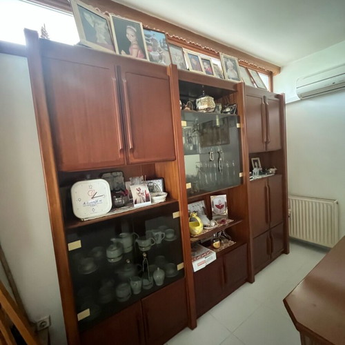 Living room unit like new with hidden LED lighting