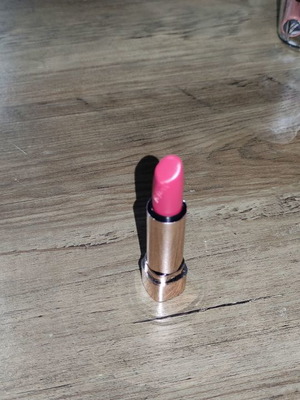 Catrice lipstick used No 090