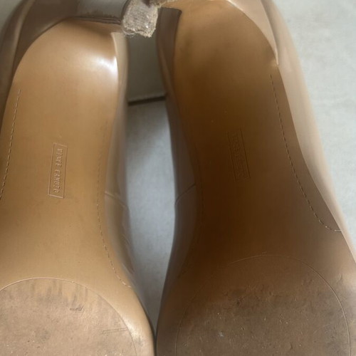Vince Camuto Pumps Soft Gold Patent Size 39 Like New