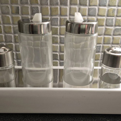 Oil and vinegar set with salt and pepper like new, glass base