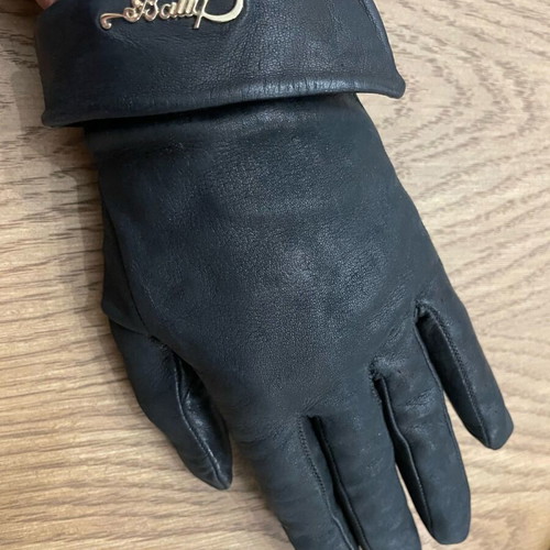 Bally leather gloves like new, black, with 100% silk lining