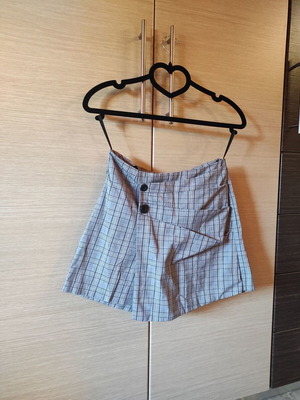 Skort Attrativo μεταχειρισμένο, κοντό με τελείωμα φούστας, μέγεθος S