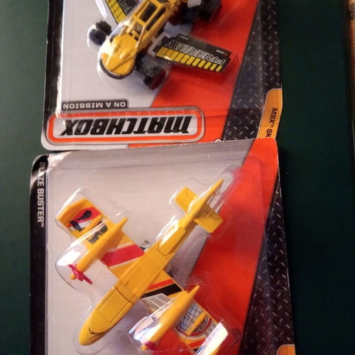 Matchbox airplanes new, set of 2 yellow