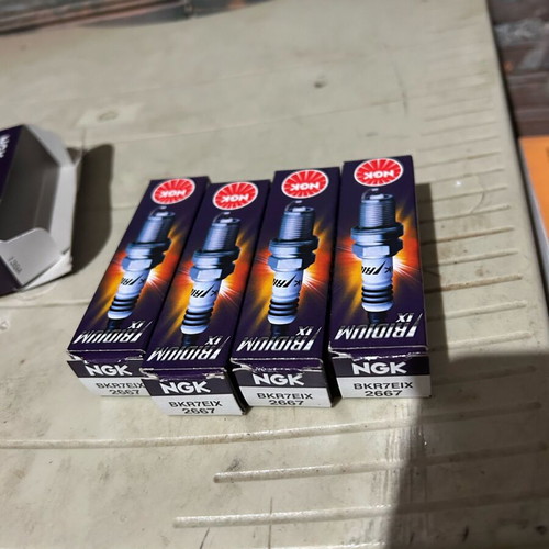 NGK BKR7EIX Iridium spark plug cold rating 7 like new