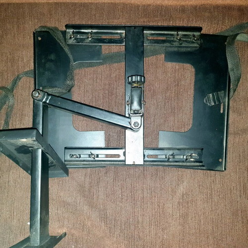 TV and speaker mounting bracket like new with adjustable size