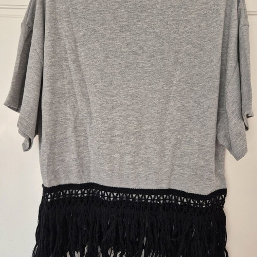 Short-sleeve T-shirt with fringes Iso like new, black and gray