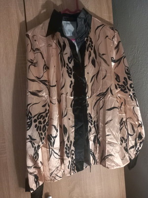 Shirt new, size XL / 42 / 14