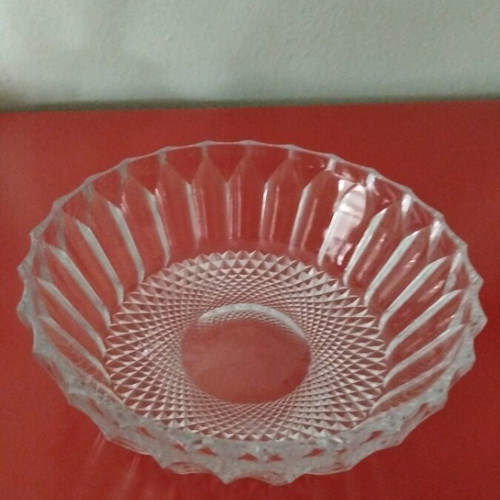 Crystal salad bowl like new, diamond cut, 21 cm diameter