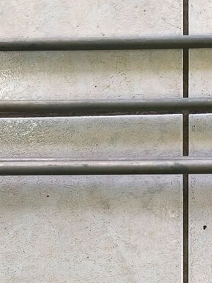 Bronze hanger like new, 79.5 cm width