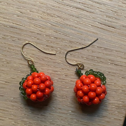Strawberry earrings like new, red and gold
