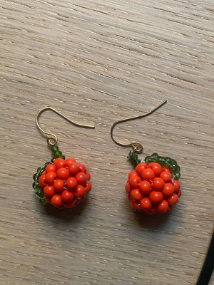 Strawberry earrings like new, red and gold