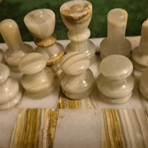 Chess set used, onyx green and white, 24x24 cm