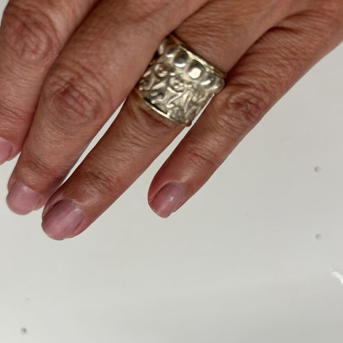 Silver ring vintage, like new condition