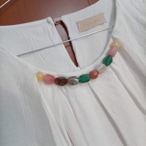 Set of 4 white summer tops like new, sizes M-L
