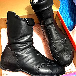 Δερμάτινες μπότες αντρικές DKNY