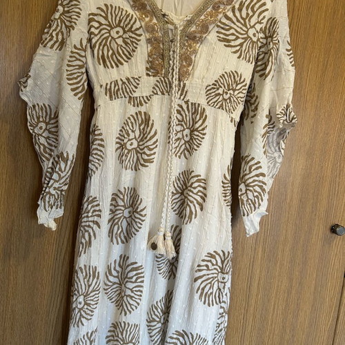 Desiree dress like new, size S, beige with inner lining