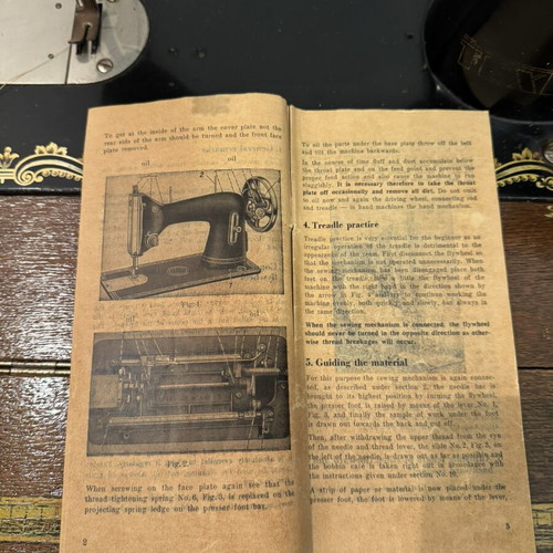 Antique Sewing Machine Table like new, functional from 1960