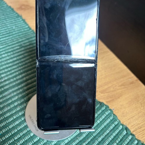 Samsung Galaxy Z Flip 3 used phone with display and sim cover issues