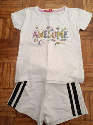 White girls' set with printed t-shirt and shorts, used, size 5 years