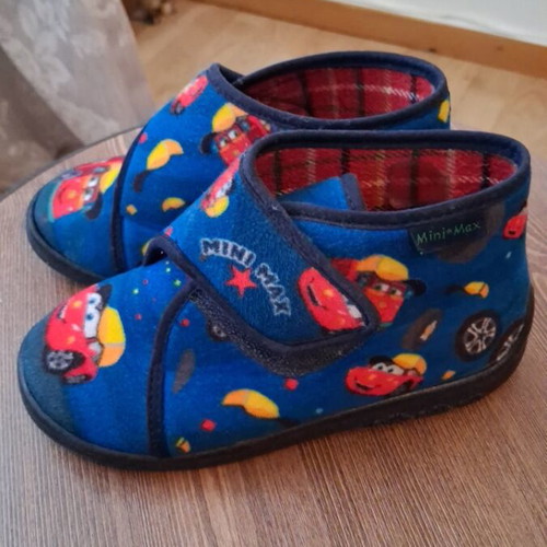 Mini Max children's slippers like new, size 29, blue with car design