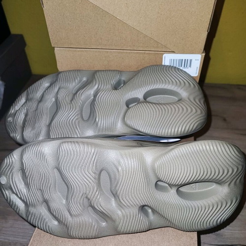 Adidas Foam beige size 43 new