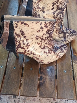 Ankle boots used, size 39, beige and brown