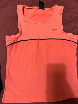 Nike sleeveless top size M like new, pink