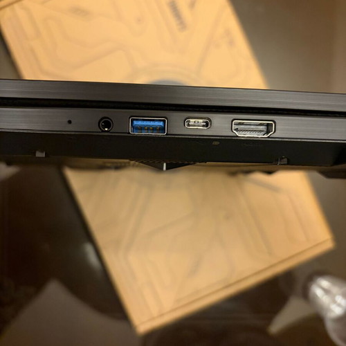 MSI Bravo 17 C7VFK laptop new, AMD Ryzen 7, RTX 4060, 16GB RAM, 1TB SSD