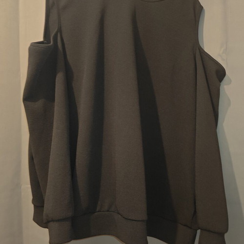 A-Style crepe blouse like new, size XXL, black with heart back cutout