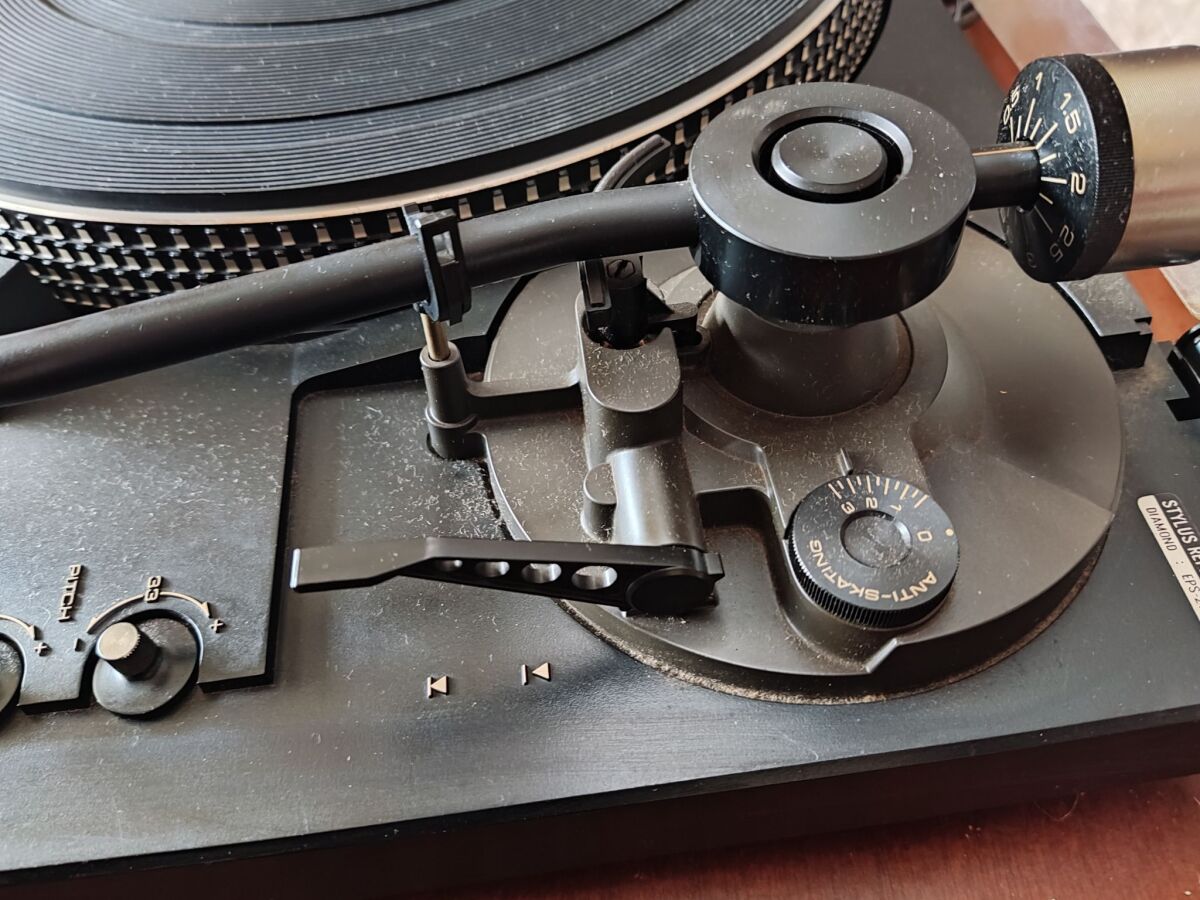 Technics SL-2000 turntable used, direct… - € 280,00 - Vendora.cy