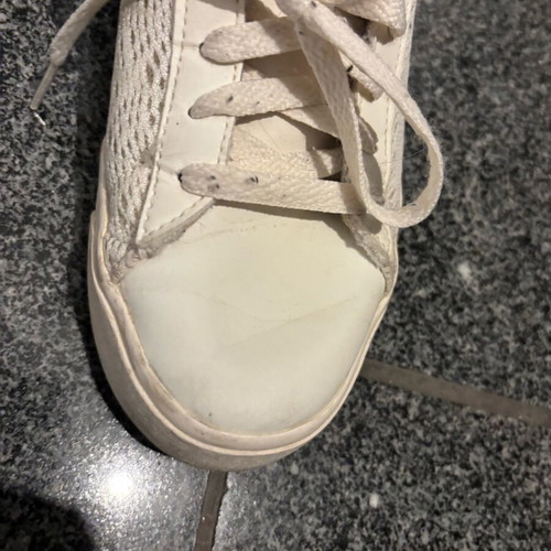 Παπουτσάκια Adidas αθλητικά μεταχειρισμένα με δαντέλα νούμερο 37,5 μπεζ