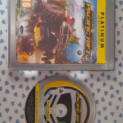 Motorstorm Pacific Rift PS3 game like new with disc and case