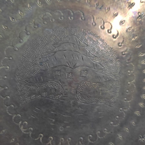 Vintage brass tray 29 cm diameter with engraved tree design like new