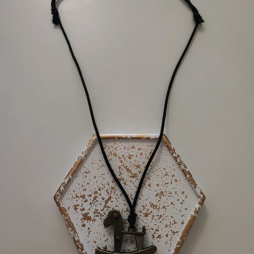 Necklace horse new with metal pendant