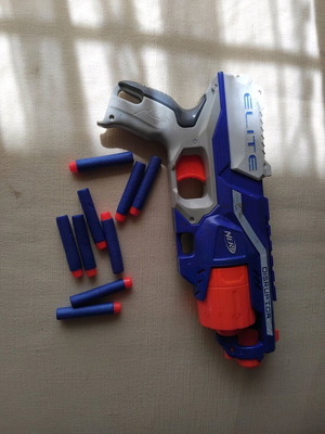 Nerf gun used with 10 darts