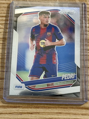 Pedri Barcelona Panini Prizm 2025-26 card like new