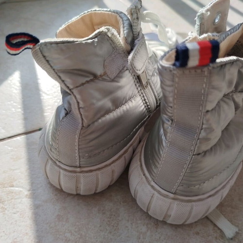 Tommy Hilfiger athletic shoes size 35 gray like new