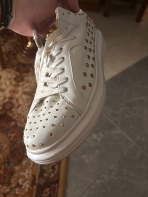 Guess Salerno sneakers size 44, like new, white
