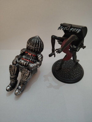 Dark Souls figures used, Onion Knight and Mimic Chest