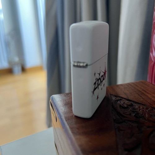 Zippo lighter like new, authentic
