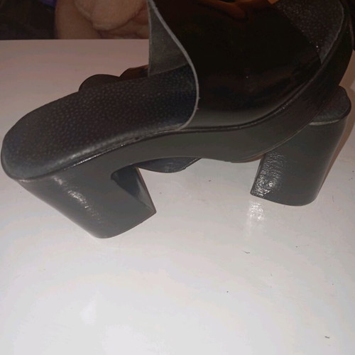 Sandals No37 black like new with 9 cm heel