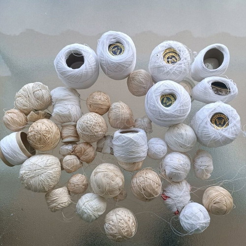 Embroidery threads like new, assorted