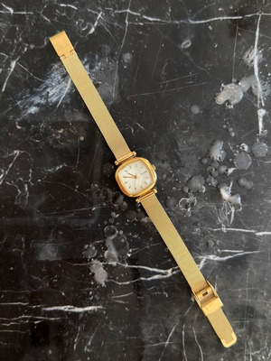 Komono The Moneypenny Royale Gold White watch
