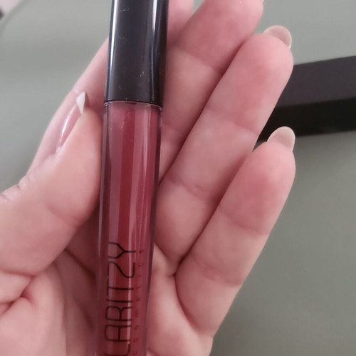 LARITZY COSMETICS Long Lasting Liquid Lipstick, boysenberry shade