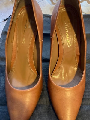 Sante leather pumps size 38 like new brown