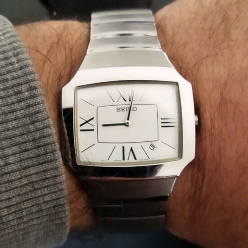 Seiko 7N39-0BA0 Quartz men's watch new, silver