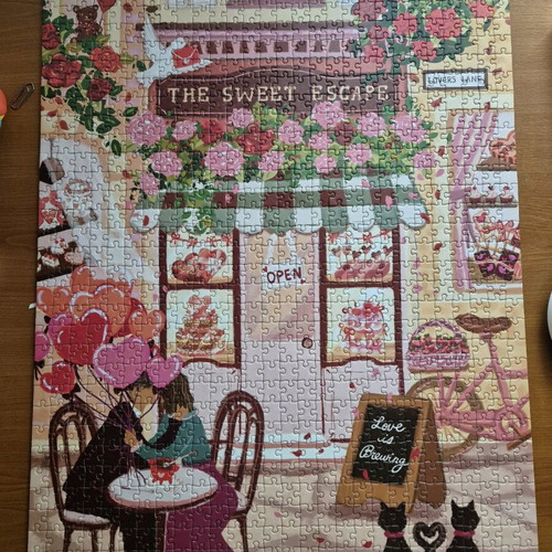 Puzzle The Sweet Escape Valentine's Cafe like new, complete