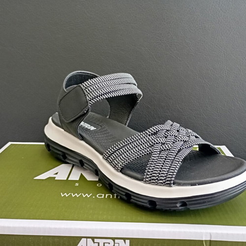 Antrin platform sandals new, low platform and soft sole, black