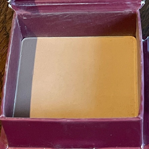 Mat Bronzer Benefit Hoola for face 8 grams unused