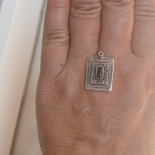 925 silver pendant with garnet